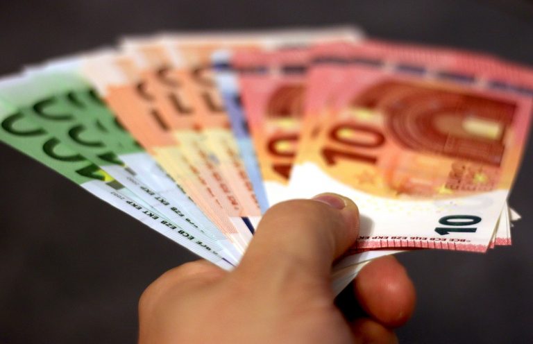 Mitkä Maat Käyttävät Euroa?